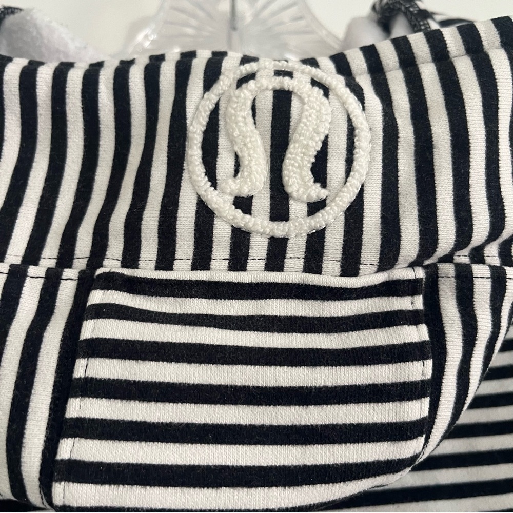 Lululemon Black And White Striped Scuba Hoodie Full Zip Jacket Woman’s Sz 8 - Picture 8 of 11